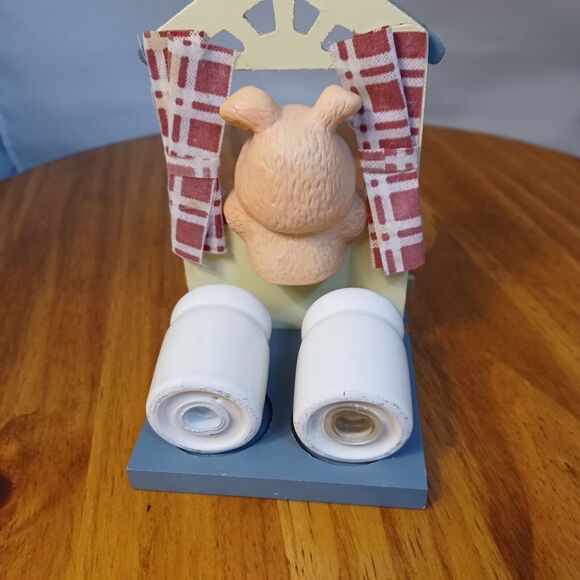 Country Piggy On A Wood Windowsill Picket Fence Ceramic Salt Pepper Shakers - Picture 3 of 7